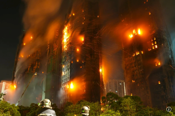 Nạn nhân sống sót trong vụ cháy chung cư Hồng Kông tiết lộ cách thoát khỏi ‘địa ngục sống’, hóa anh hùng nhờ cứu 2 mạng người