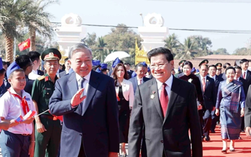 Tổng Bí thư Tô Lâm và Phu nhân dự lễ khánh thành Công viên Hữu nghị Lào - Việt Nam