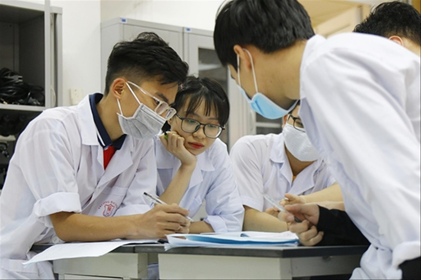 Theo quan điểm của Bộ GD&ĐT, đạo tạo bác sĩ nội trú chỉ là đào tạo nghề. bac-si-noi-tru.jpg