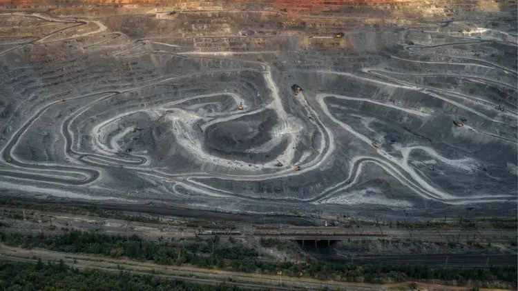 Phát hiện mỏ vàng khổng lồ gần 1.000 tấn nằm sâu trong dãy núi dài hơn 7.200km, có thể viết lại bản đồ khoáng sản Nam Mỹ - ảnh 1