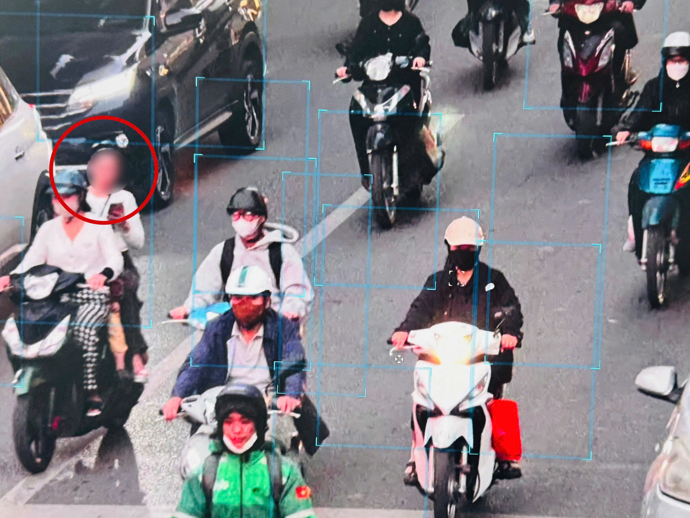 Hình ảnh camera AI ghi nhận trên các tuyến đường. vi-pham-156.jpg