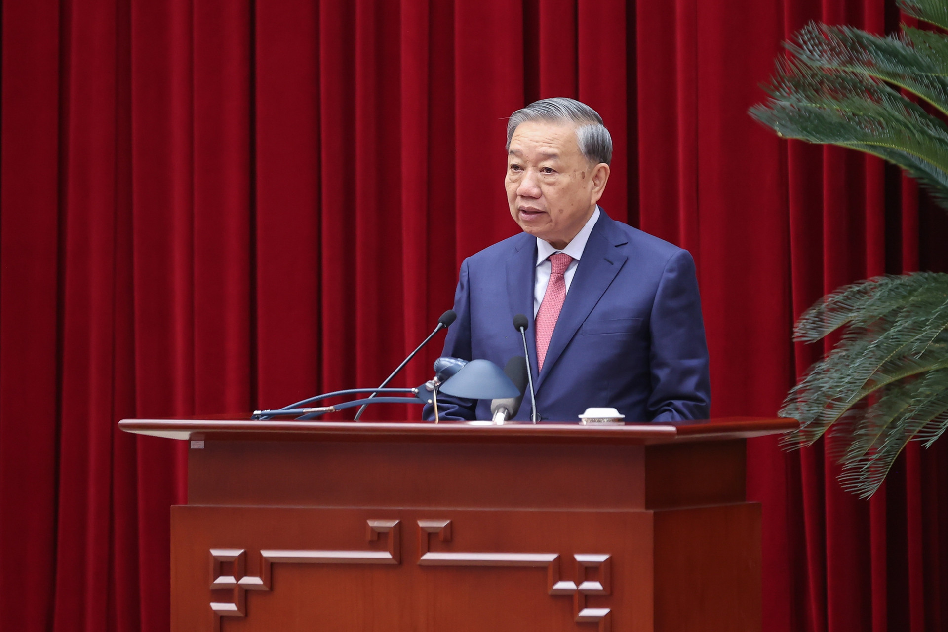 Việc lựa chọn nhân sự phải thật kỹ lưỡng, chắc chắn, thận trọng, chính xác, đúng quy định- Ảnh 2. Việc lựa chọn nhân sự phải thật kỹ lưỡng, chắc chắn, thận trọng, chính xác, đúng quy định- Ảnh 2.