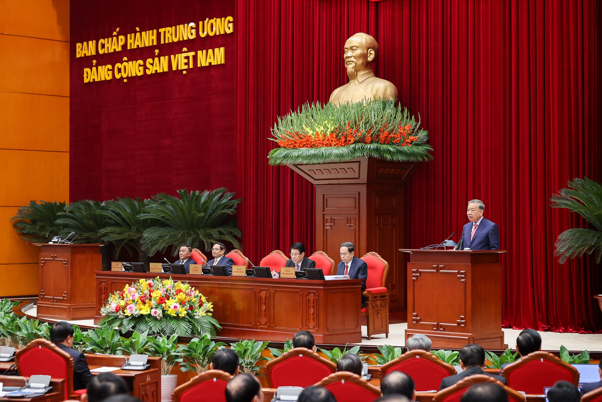 Việc lựa chọn nhân sự phải thật kỹ lưỡng, chắc chắn, thận trọng, chính xác, đúng quy định- Ảnh 8. Việc lựa chọn nhân sự phải thật kỹ lưỡng, chắc chắn, thận trọng, chính xác, đúng quy định- Ảnh 8.