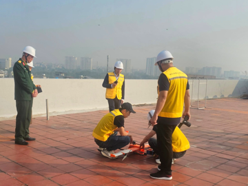 Bệnh viện đầu tiên ở Việt Nam sử dụng máy bay không người lái vận chuyển khẩn cấp thuốc, mẫu xét nghiệm, thiết bị y tế
