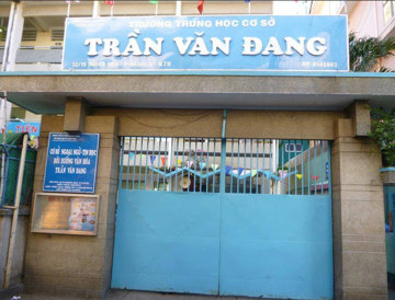 Giáo viên bắt học sinh lớp 8 dậy từ 5h sáng, phạt tiền đến 100.000 đồng/lần nếu vi phạm nội quy