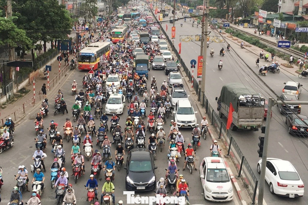Ùn tắc giao thông trên đường Ngọc Hồi đoạn dẫn về nút giao Ngọc Hồi - Giải Phóng. tp-4-3007.jpg