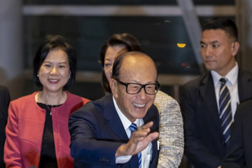 Cải tổ toàn bộ đế chế sau nhiều thập kỷ mở rộng, tỷ phú Lý Gia Thành đang chuẩn bị cho điều gì?