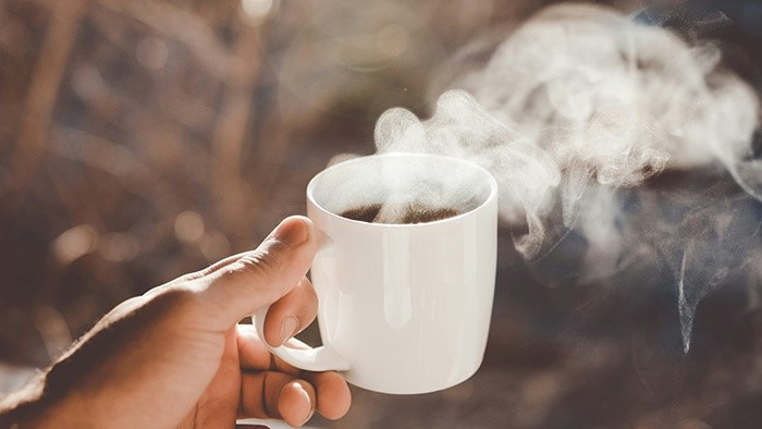 Thói quen này khi uống nước có nguy cơ gây ung thư ngang ngửa với bia rượu - ảnh 1