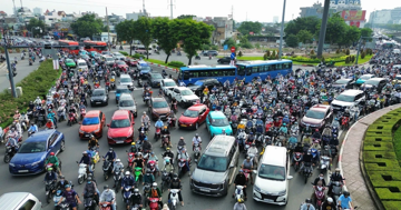Đề xuất lùi thời điểm hạn chế xe xăng dầu vào trung tâm TPHCM