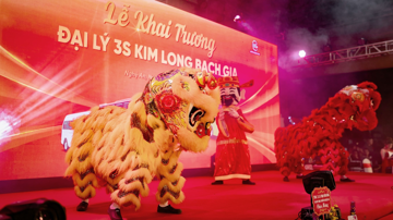Hãng xe Việt Kim Long Motor chính thức khai trương showroom 3s đầu tiên tại vị trí 'đắc địa' bậc nhất Nghệ An