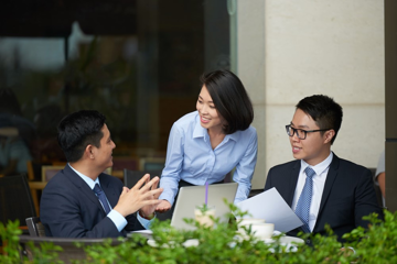 Muốn giảm rác thải, hãy bắt đầu từ lương CEO?