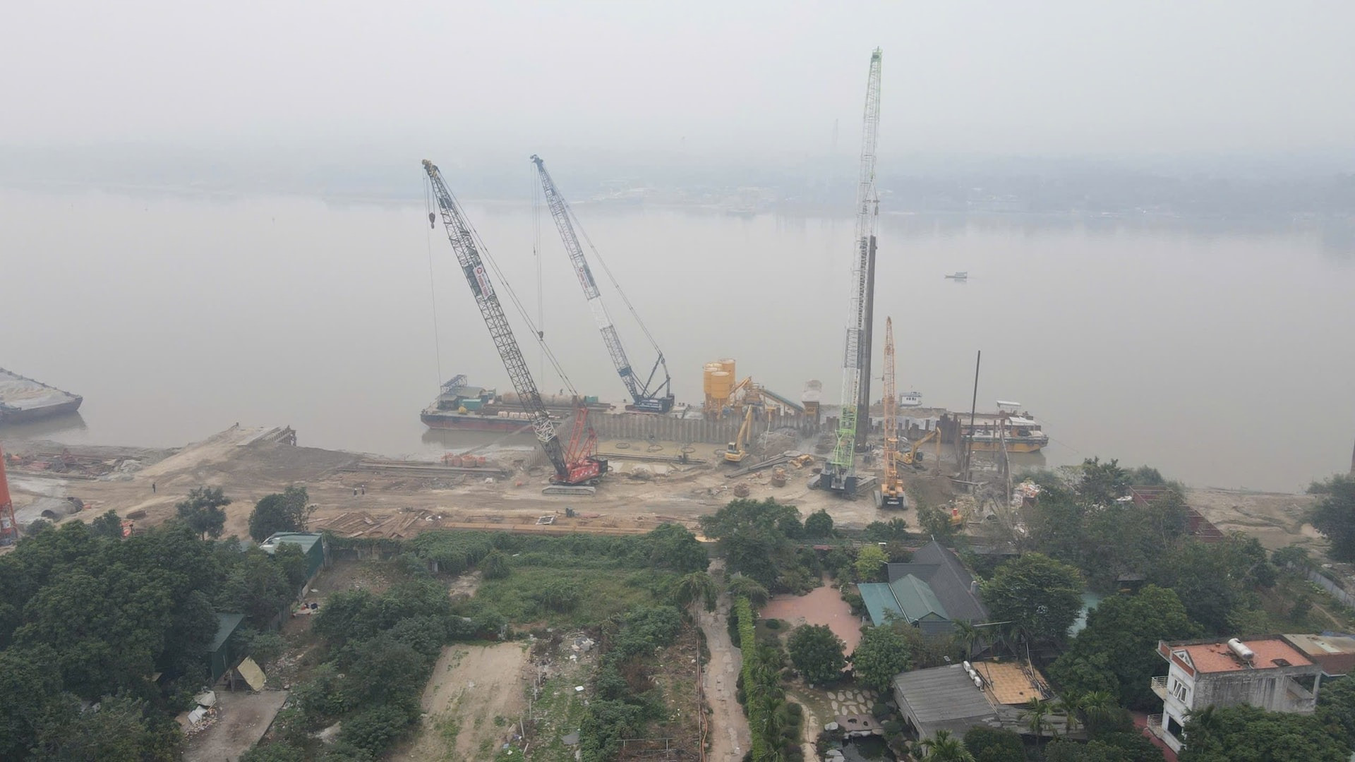 Siêu cầu gần 20.000 tỷ có bóng dáng của Vingroup đối mặt với áp lực lớn về tiến độ- Ảnh 1. Siêu cầu gần 20.000 tỷ có bóng dáng của Vingroup đối mặt với áp lực lớn về tiến độ- Ảnh 1.