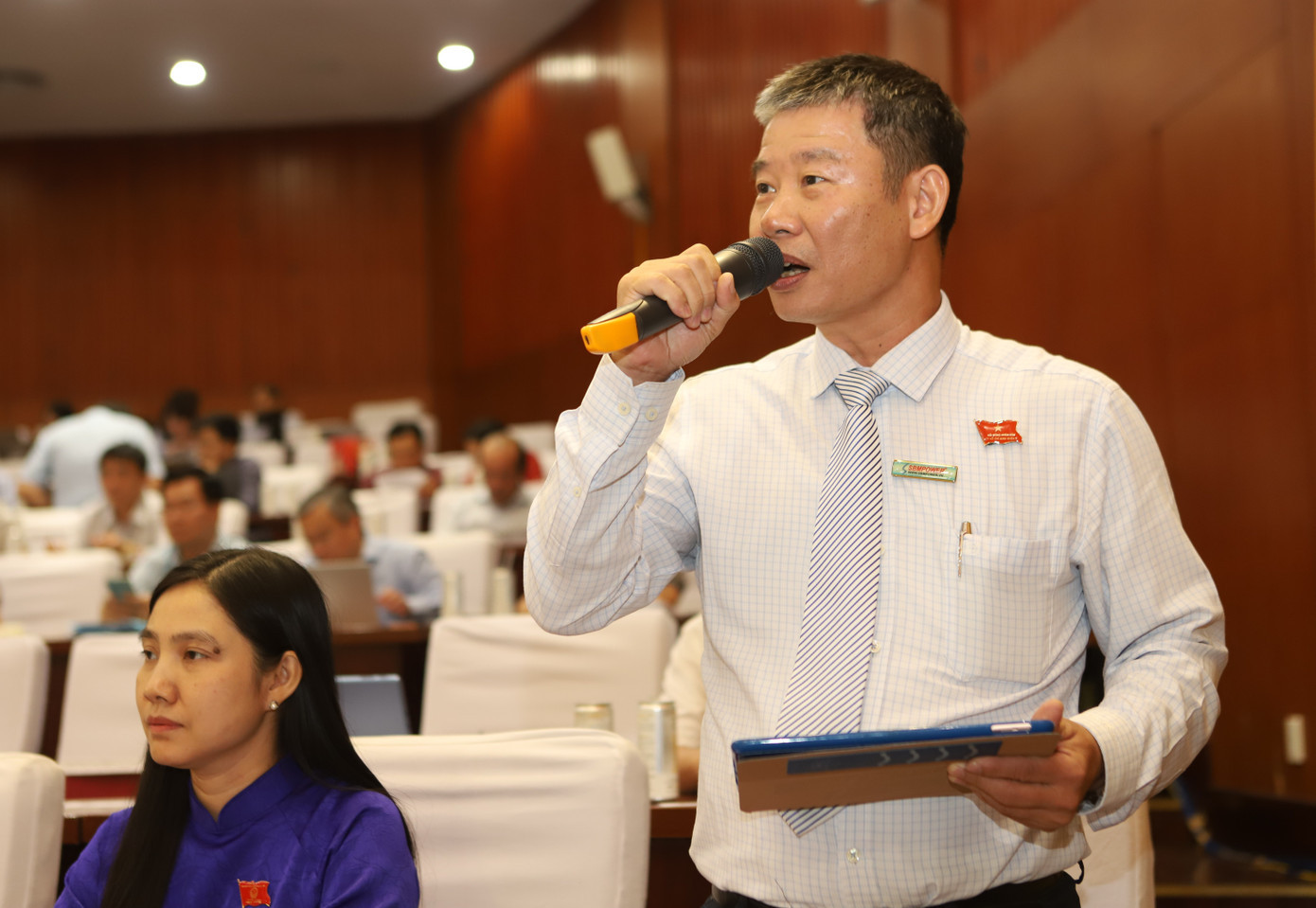 Các đại biểu HĐND TPHCM bày tỏ sự quan tâm lớn với việc xây dựng bảng giá đất mới áp dụng từ ngày 1/1/2026 tới trên địa bàn. Ảnh: Ngô Tùng img-9077.jpg