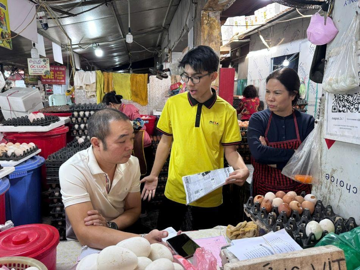 Gỡ khó cho hộ kinh doanh: Mua lá chuối của nông dân, không hóa đơn thì phải hạch toán chi phí và kê khai thế nào?