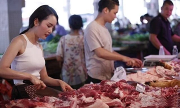 Ở Việt Nam lương vài triệu, sang nước ngoài làm nghề chân tay nhận trăm triệu/tháng