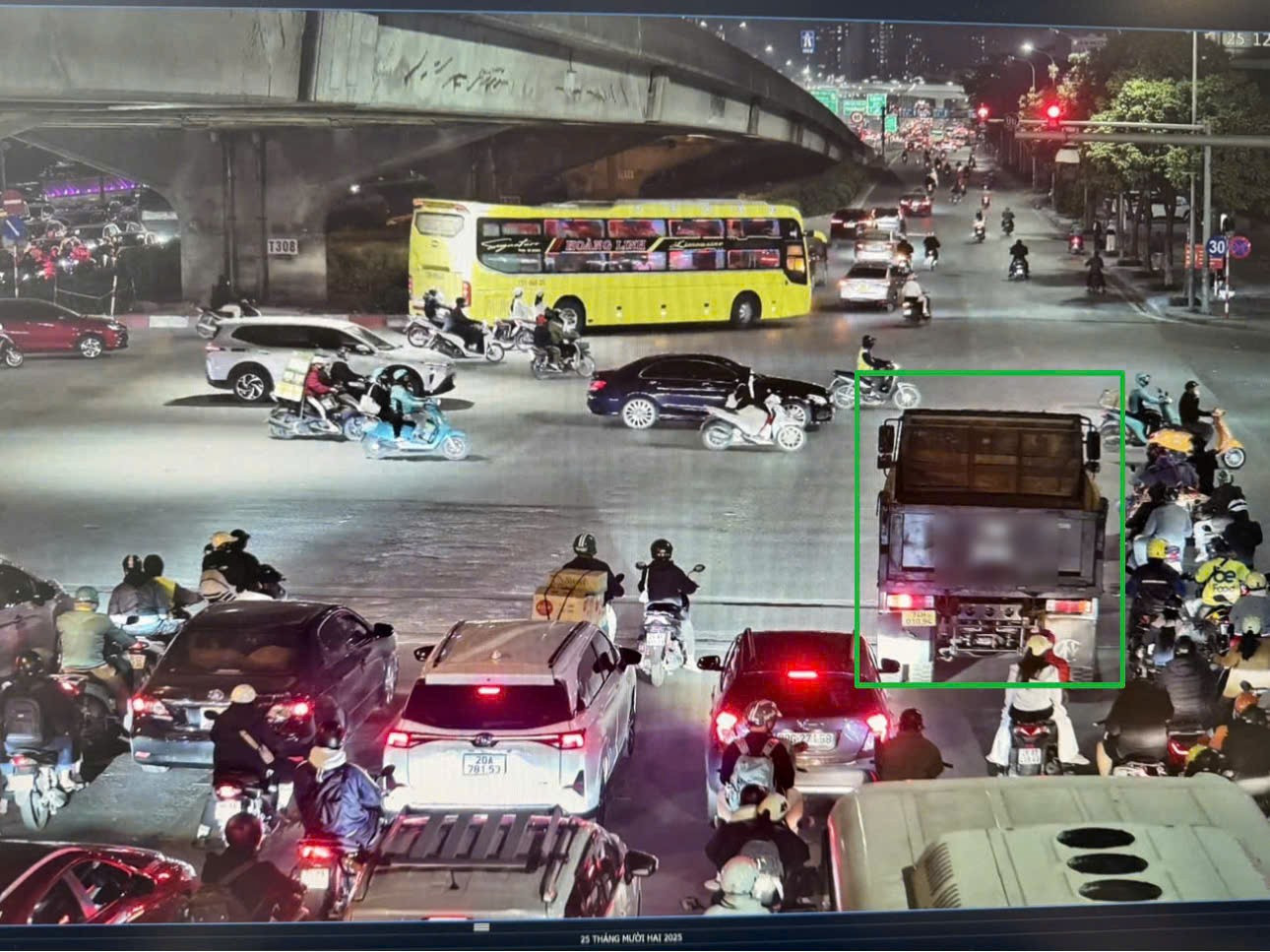 Hệ thống camera AI hỗ trợ CSGT trong việc kiểm soát, xử lý vi phạm. vi-pham.jpg