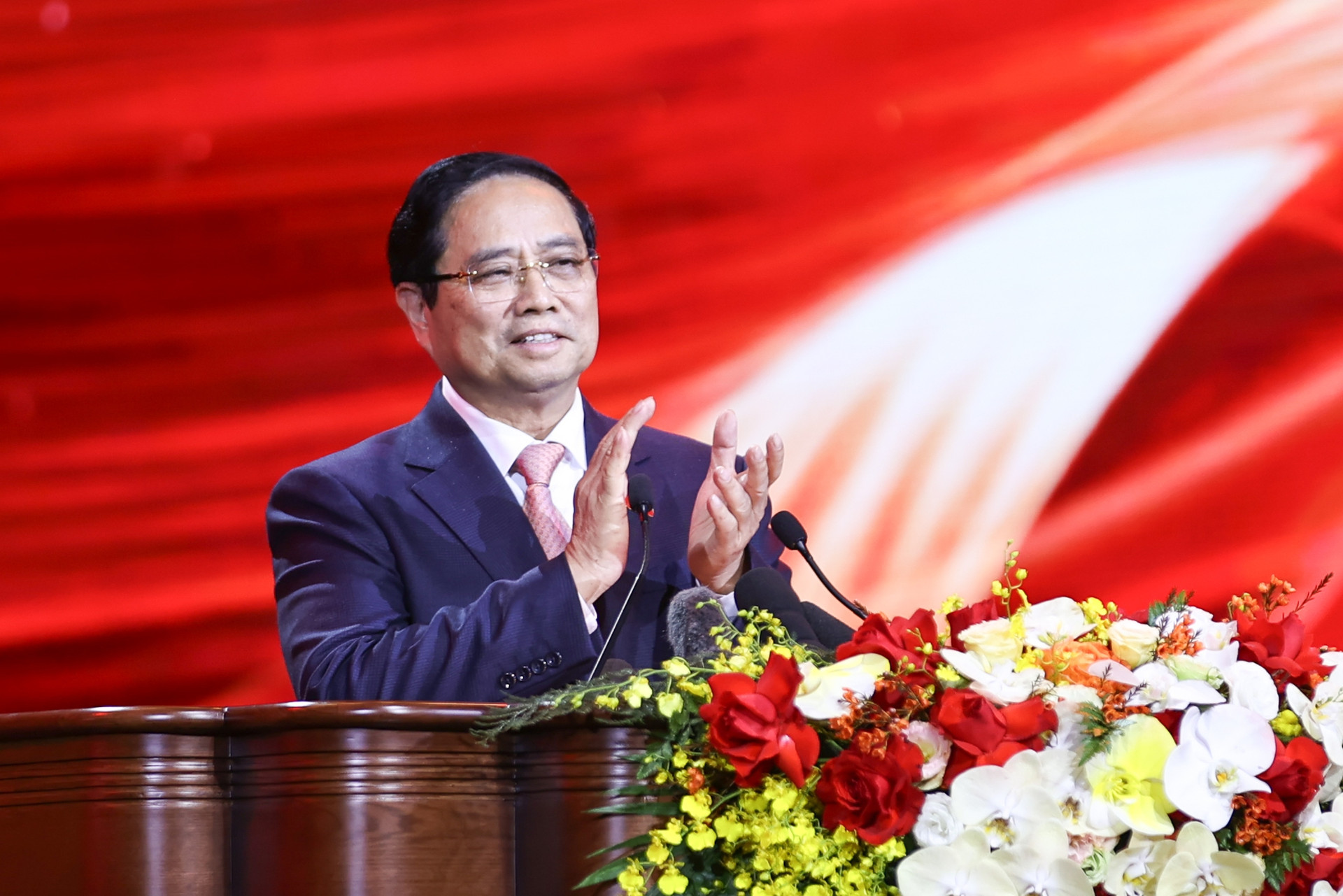 Thủ tướng phát động phong trào thi đua yêu nước giai đoạn 2026-2030 với '1 mục tiêu-3 đột phá-5 trọng tâm'- Ảnh 1. Thủ tướng phát động phong trào thi đua yêu nước giai đoạn 2026-2030 với '1 mục tiêu-3 đột phá-5 trọng tâm'- Ảnh 1.