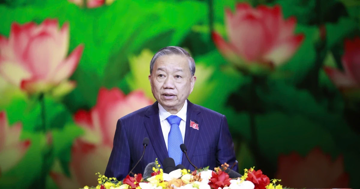 Tổng Bí thư: 'Khi mỗi người tốt lên, mỗi tổ chức mạnh lên, cả đất nước, dân tộc sẽ tiến lên'