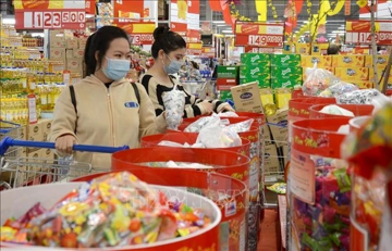 Yêu cầu không để thiếu xăng dầu, hàng thiết yếu dịp Tết