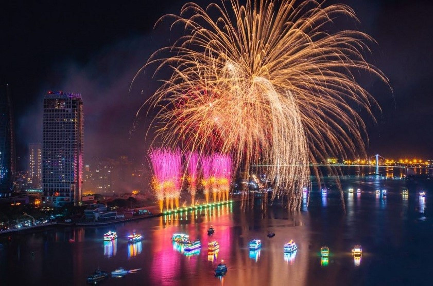 Nghỉ Tết Dương lịch 4 ngày, vé máy bay dồi dào, người Việt đổ xô săn tour du lịch phút cuối - ảnh 2