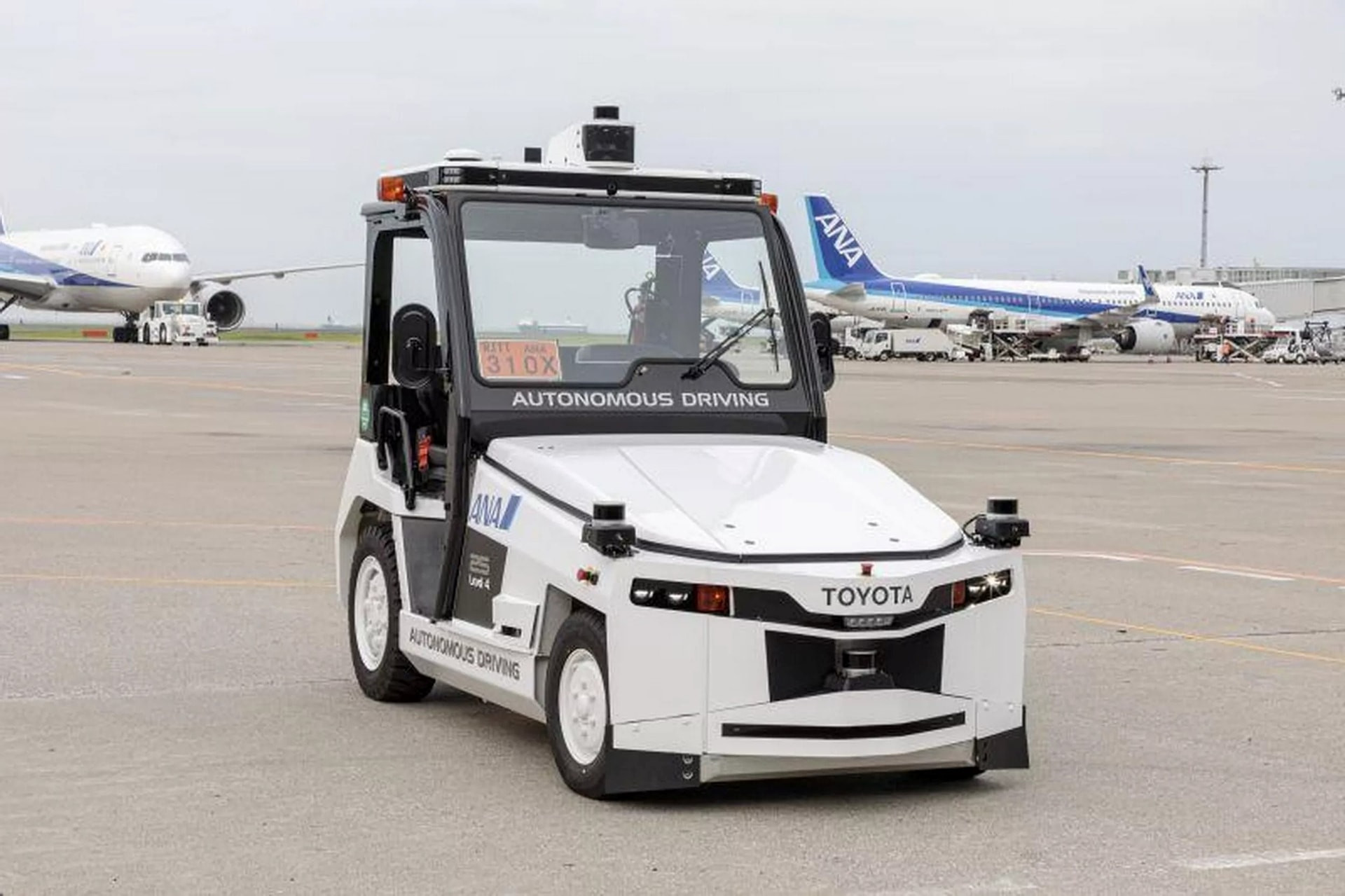 toyota-autonomous-towing-tractor-2-1766409099233-17664090995661349054714.jpg