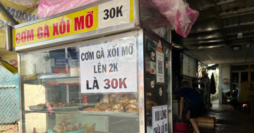 Quán ăn cũng tăng giá dịp cận Tết, người lao động 'méo mặt'