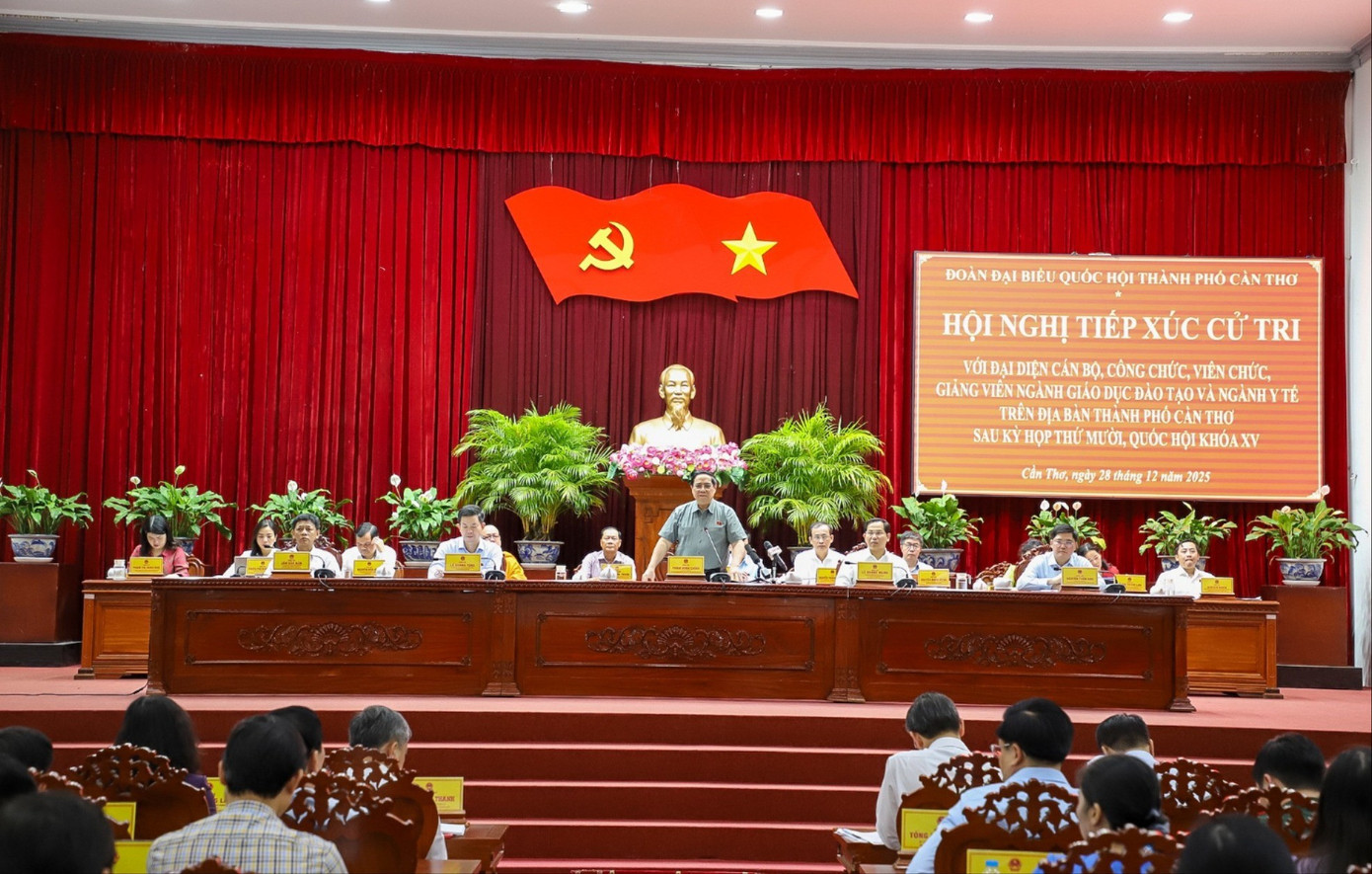 Quang cảnh buổi tiếp xúc cử tri. img-2678-39.jpg