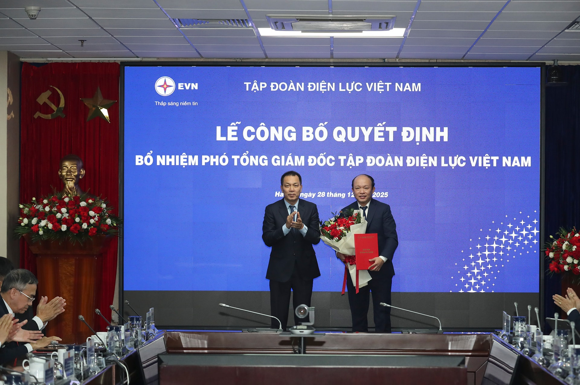 28122025congboquyetdinhphotonggiamdoc1-20251228204041294.jpg
