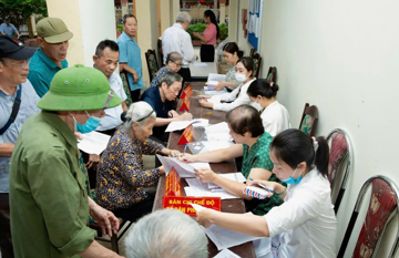 Chính thức: Các đối tượng được nhận quà 400.000 đồng tiền mặt, hoàn thành trước 31/12