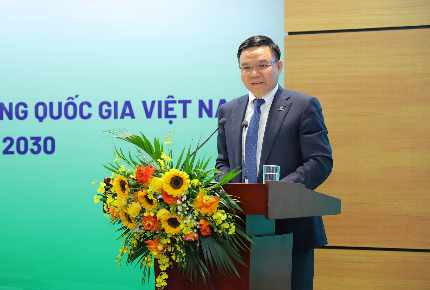 Quyền Bộ trưởng Bộ Công Thương Lê Mạnh Hùng làm thành viên Ban Chỉ đạo của Chính phủ về quản lý, điều hành kinh tế vĩ mô. 2912ct.jpg