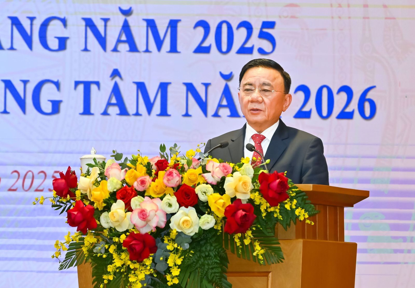 Thường trực Ban Bí thư Trần Cẩm Tú phát biểu tại hội nghị. Ảnh: PV. tienphong-2912mrtu.jpg