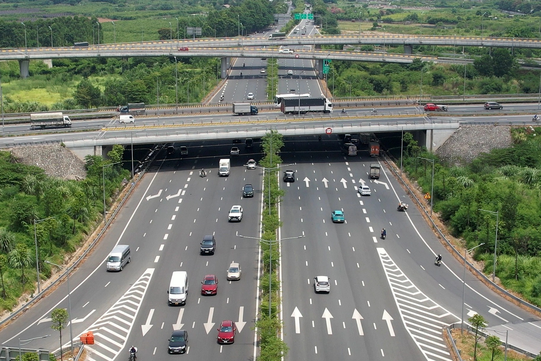 Đề xuất mở rộng cao tốc Hà Nội - Hải Phòng lên 10 làn xe. Nguồn ảnh: Internet Đề xuất mở rộng cao tốc Hà Nội - Hải Phòng lên 10 làn xe. Nguồn ảnh: Internet