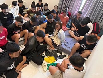 Bắt 27 người Việt tại Campuchia, tịch thu 39 màn hình, 11 CPU, 100 điện thoại cùng nhiều thẻ sim