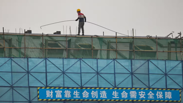 Láng giềng Việt Nam nợ ngập đầu, khủng hoảng bất động sản khiến nền kinh tế lao vào 'vòng xoáy nguy hiểm'