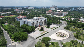 Một trường đại học tại Việt Nam tuyển dụng 19 tiến sĩ từ các trường đại học danh tiếng trên thế giới về công tác