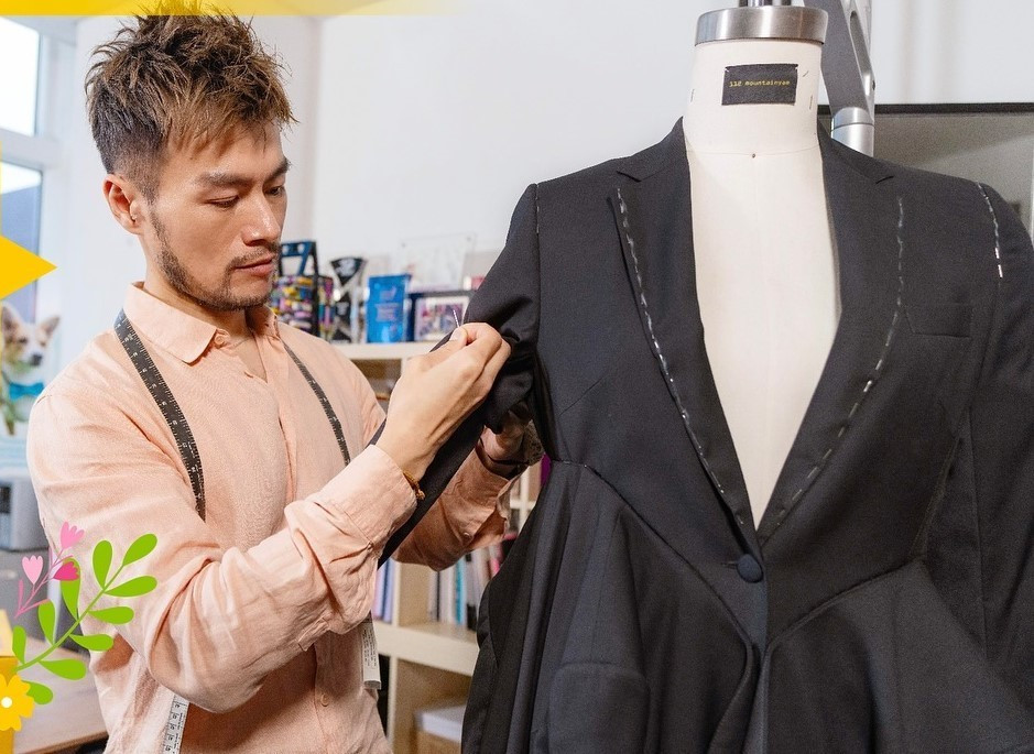 Hai em gái song sinh của nhà thiết kế nổi tiếng tử vong trong vụ cháy chung cư - ảnh 2