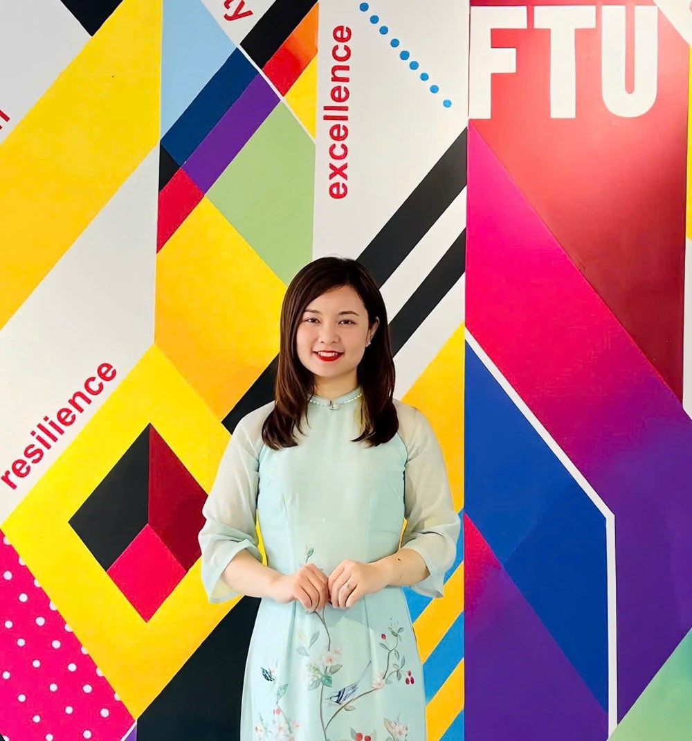 Nữ PGS trẻ nhất ĐH Ngoại thương năm 2025: 26 tuổi trở thành giảng viên, từng học thạc sĩ tại Anh - ảnh 1