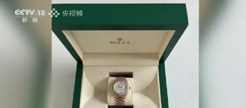 Tịch thu 6 xe Porsche, lượng lớn tiền mặt, trang sức, trị giá hơn 213 tỷ của Kế toán trưởng công ty dệt may - ảnh 3