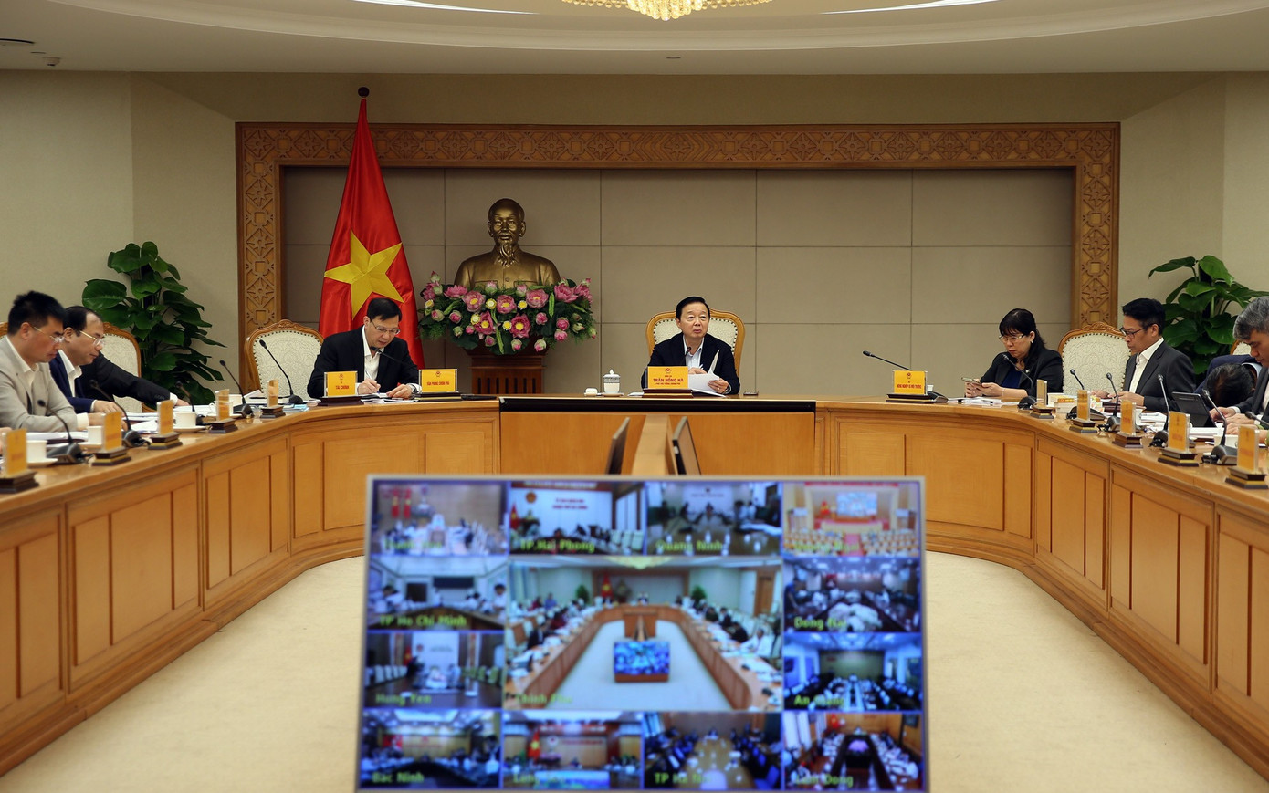 Phó Thủ tướng chủ trì cuộc họp chiều 29/12. Ảnh: VGP 2912dat3.jpg