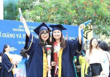 Ngành học đang cần tới 100.000 nhân sự, điểm chuẩn gần 10 điểm/môn mới có khả năng đậu, đi học được nhận 3,63 triệu/tháng, đi làm có nhiều đãi ngộ lớn