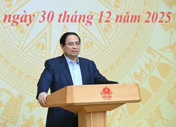 Thủ tướng yêu cầu hoàn thành toàn bộ 'Chiến dịch Quang Trung' trước ngày 15/1/2026, phấn đấu mỗi hộ dân đều phải có nhà đón Tết