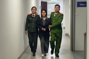 Nữ giám đốc tổ chức chương trình ‘Về đây bốn cánh chim trời’ thừa nhận sai lầm lớn nhất, từng hủy một show khác cách đây nửa tháng