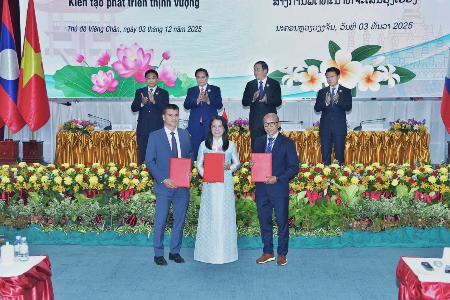 Vietnam Airlines, Saigontourist Group và Hiệp hội các Công ty Lữ hành Lào đã ký kết Biên bản ghi nhớ hợp tác, mở ra cơ hội phát triển du lịch và kinh tế giữa hai nước