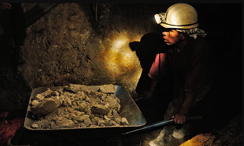 Phong tỏa khẩn cấp mỏ vàng 1.444 tấn, trị giá hơn 5 triệu tỷ dưới độ sâu 1.250m - ảnh 2