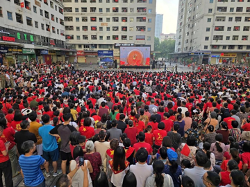 Yêu cầu hủy lệnh cấm xe điện ở chung cư đông dân nhất Hà Nội