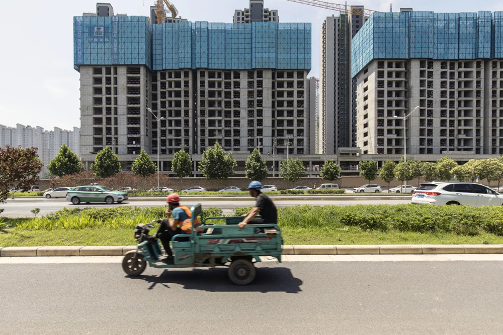 Bất động sản Trung Quốc chìm sâu trong suy thoái, khủng hoảng kéo dài chưa thấy điểm dừng - ảnh 2