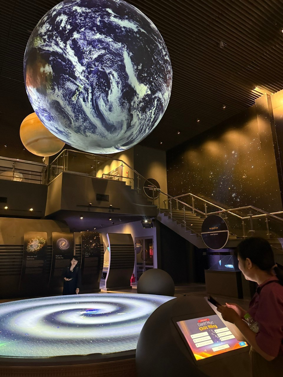 Bảo tàng vũ trụ 3.000m² đầu tiên của Việt Nam đón 10.000 lượt khách sau 2 tháng thử nghiệm - ảnh 2