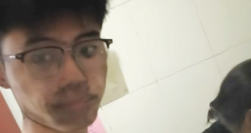 Cháy xe điện dưới tầng hầm chung cư, nam sinh 17 tuổi bế bà tìm lối thoát