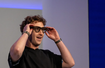 Lỗ 70 tỷ USD vì ‘canh bạc’ vũ trụ ảo, Mark Zuckerberg ngậm ngùi sa thải hàng loạt