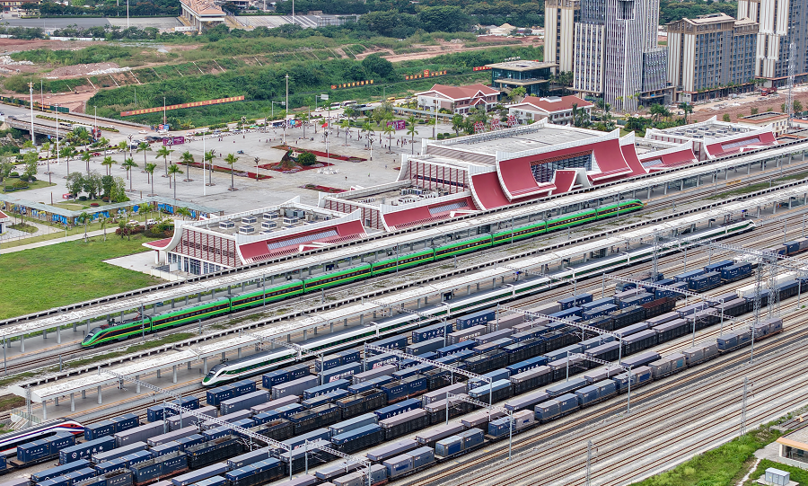 Chọn nhà thầu Trung Quốc cho tuyến đường sắt huyết mạch dài 1.035km, láng giềng Việt Nam thắng lớn - ảnh 2